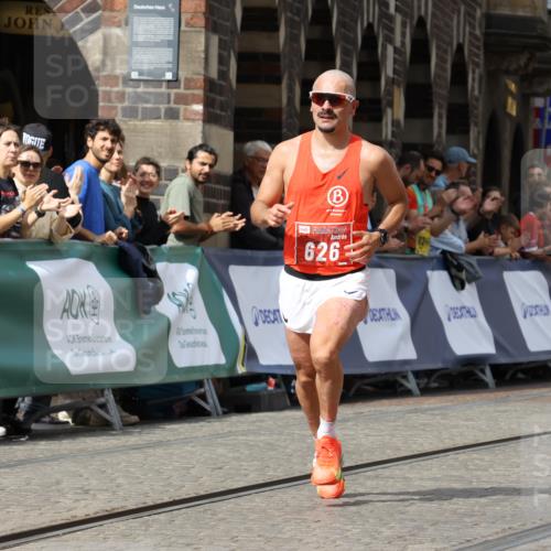 13.09.2026 - 21. swb-Marathon Bremen Strokosch-Dieckow http://msf.ph/oto/10297165 13.09.2026 12:21:23 Ziel 626 meine-sportfotos.de