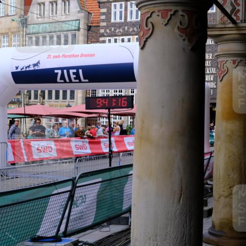 13.09.2026 - 21. swb-Marathon Bremen Tim E. http://msf.ph/oto/10297215 13.09.2026 09:41:17 Ziel  meine-sportfotos.de