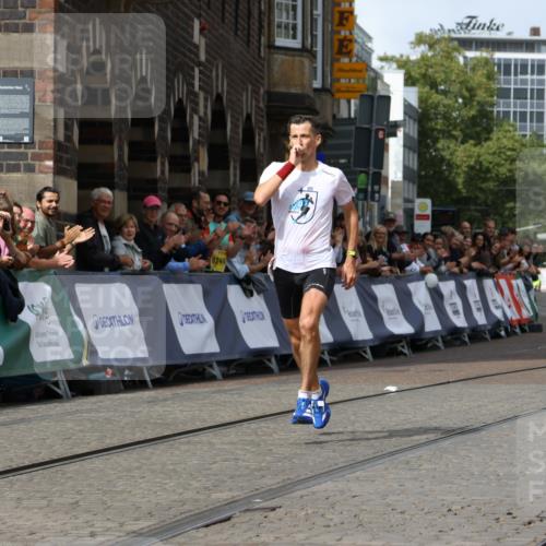 13.09.2026 - 21. swb-Marathon Bremen Strokosch-Dieckow http://msf.ph/oto/10297217 13.09.2026 12:22:25 Ziel 1681, 176 meine-sportfotos.de