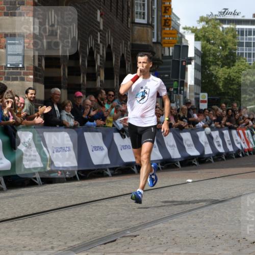 13.09.2026 - 21. swb-Marathon Bremen Strokosch-Dieckow http://msf.ph/oto/10297220 13.09.2026 12:22:25 Ziel 1681, 176 meine-sportfotos.de
