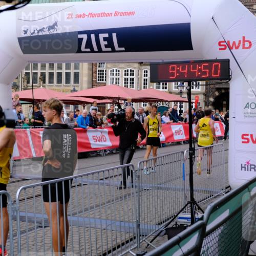 13.09.2026 - 21. swb-Marathon Bremen Tim E. http://msf.ph/oto/10297270 13.09.2026 09:44:52 Ziel  meine-sportfotos.de