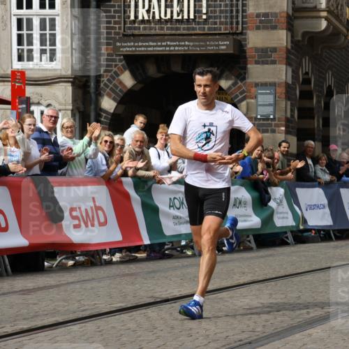 13.09.2026 - 21. swb-Marathon Bremen Strokosch-Dieckow http://msf.ph/oto/10297271 13.09.2026 12:22:26 Ziel 1681, 176 meine-sportfotos.de
