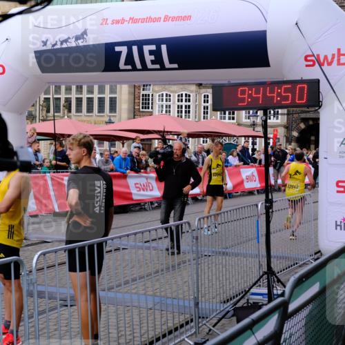 13.09.2026 - 21. swb-Marathon Bremen Tim E. http://msf.ph/oto/10297273 13.09.2026 09:44:52 Ziel  meine-sportfotos.de