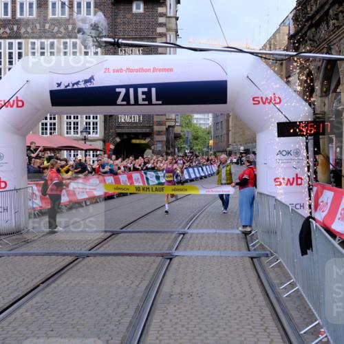 13.09.2026 - 21. swb-Marathon Bremen Tim E. http://msf.ph/oto/10297288 13.09.2026 10:26:51 Ziel 13525 meine-sportfotos.de
