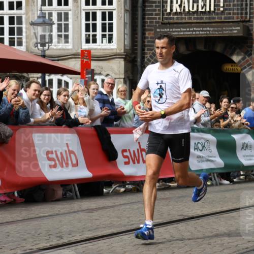 13.09.2026 - 21. swb-Marathon Bremen Strokosch-Dieckow http://msf.ph/oto/10297291 13.09.2026 12:22:26 Ziel 1681, 176 meine-sportfotos.de