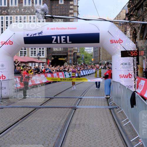 13.09.2026 - 21. swb-Marathon Bremen Tim E. http://msf.ph/oto/10297292 13.09.2026 10:26:51 Ziel 13525 meine-sportfotos.de
