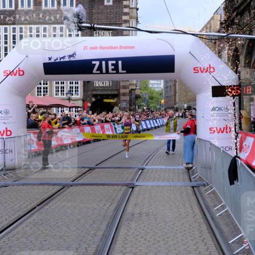 13.09.2026 - 21. swb-Marathon Bremen Tim E. http://msf.ph/oto/10297294 13.09.2026 10:26:51 Ziel 13525 meine-sportfotos.de