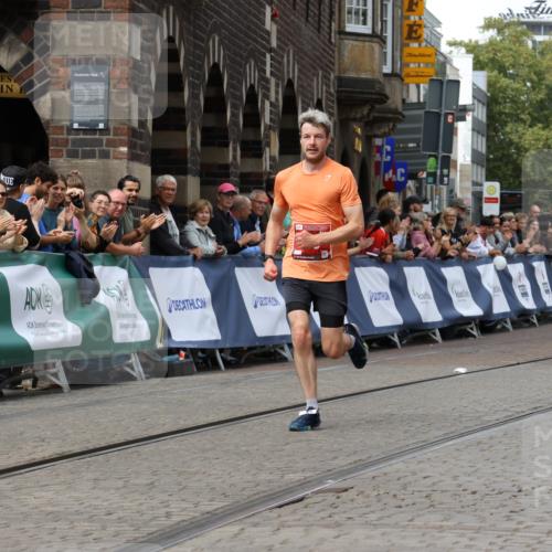 13.09.2026 - 21. swb-Marathon Bremen Strokosch-Dieckow http://msf.ph/oto/10297330 13.09.2026 12:23:00 Ziel 176 meine-sportfotos.de