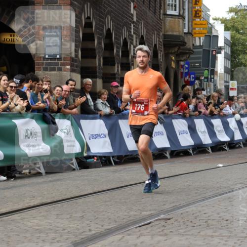13.09.2026 - 21. swb-Marathon Bremen Strokosch-Dieckow http://msf.ph/oto/10297336 13.09.2026 12:23:00 Ziel 176 meine-sportfotos.de