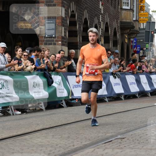 13.09.2026 - 21. swb-Marathon Bremen Strokosch-Dieckow http://msf.ph/oto/10297354 13.09.2026 12:23:00 Ziel 176 meine-sportfotos.de