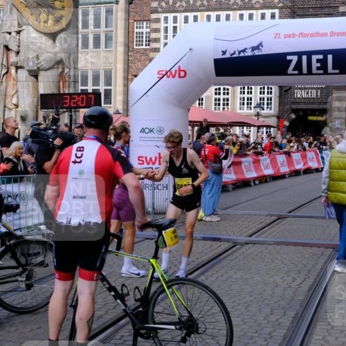 13.09.2026 - 21. swb-Marathon Bremen Tim E. http://msf.ph/oto/10297408 13.09.2026 10:27:25 Ziel 13627 meine-sportfotos.de
