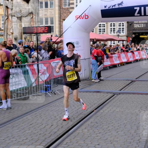 13.09.2026 - 21. swb-Marathon Bremen Tim E. http://msf.ph/oto/10297456 13.09.2026 10:28:39 Ziel 12272, 13501, 13547, 13635 meine-sportfotos.de