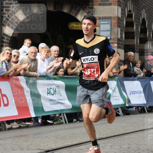 13.09.2026 - 21. swb-Marathon Bremen Strokosch-Dieckow http://msf.ph/oto/10297461 13.09.2026 12:26:19 Ziel 1671 meine-sportfotos.de