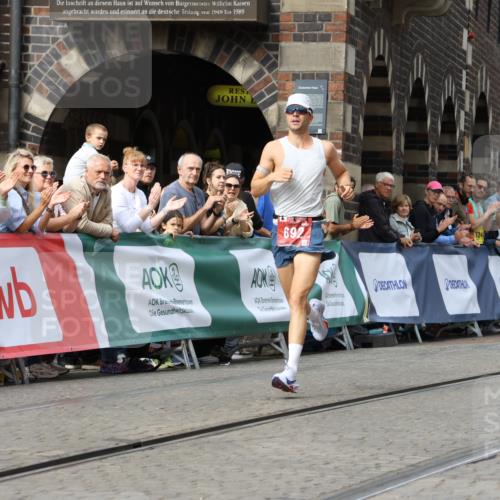13.09.2026 - 21. swb-Marathon Bremen Strokosch-Dieckow http://msf.ph/oto/10297476 13.09.2026 12:27:23 Ziel 692 meine-sportfotos.de