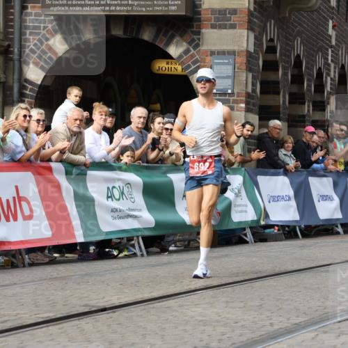 13.09.2026 - 21. swb-Marathon Bremen Strokosch-Dieckow http://msf.ph/oto/10297479 13.09.2026 12:27:23 Ziel 692 meine-sportfotos.de