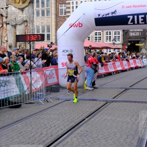 13.09.2026 - 21. swb-Marathon Bremen Tim E. http://msf.ph/oto/10297485 13.09.2026 10:28:45 Ziel 12272, 13515, 13547, 13635 meine-sportfotos.de