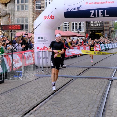 13.09.2026 - 21. swb-Marathon Bremen Tim E. http://msf.ph/oto/10297524 13.09.2026 10:28:54 Ziel 13515, 13547, 13567, 13593, 13635 meine-sportfotos.de