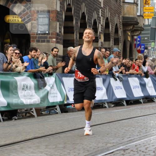 13.09.2026 - 21. swb-Marathon Bremen Strokosch-Dieckow http://msf.ph/oto/10297526 13.09.2026 12:28:38 Ziel 443, 614, 751 meine-sportfotos.de