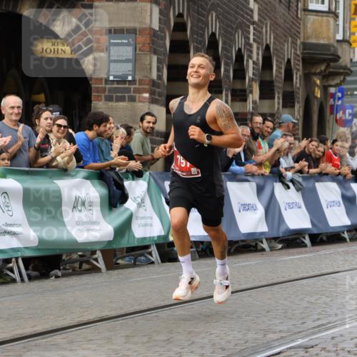 13.09.2026 - 21. swb-Marathon Bremen Strokosch-Dieckow http://msf.ph/oto/10297533 13.09.2026 12:28:38 Ziel 443, 614, 751 meine-sportfotos.de