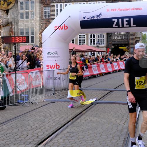 13.09.2026 - 21. swb-Marathon Bremen Tim E. http://msf.ph/oto/10297539 13.09.2026 10:28:56 Ziel 13515, 13547, 13567, 13593, 13624 meine-sportfotos.de