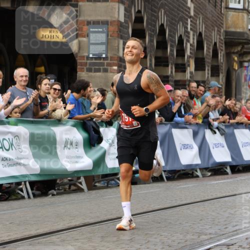 13.09.2026 - 21. swb-Marathon Bremen Strokosch-Dieckow http://msf.ph/oto/10297541 13.09.2026 12:28:38 Ziel 443, 614, 751 meine-sportfotos.de