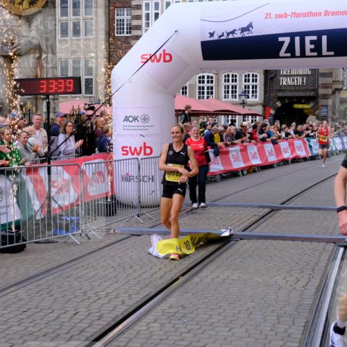 13.09.2026 - 21. swb-Marathon Bremen Tim E. http://msf.ph/oto/10297547 13.09.2026 10:28:57 Ziel 13515, 13547, 13567, 13593, 13624 meine-sportfotos.de