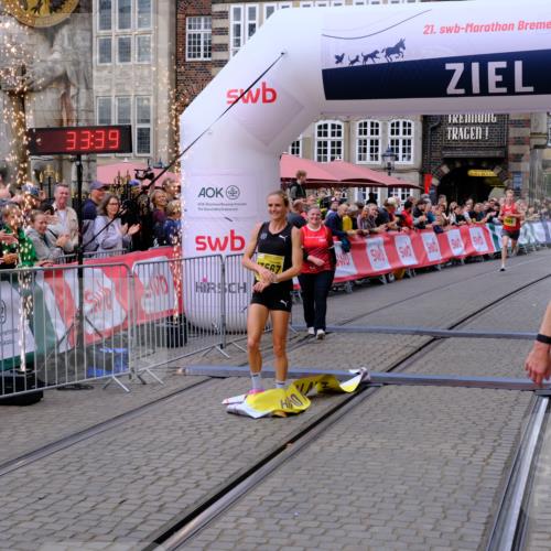13.09.2026 - 21. swb-Marathon Bremen Tim E. http://msf.ph/oto/10297550 13.09.2026 10:28:57 Ziel 13515, 13547, 13567, 13593, 13624 meine-sportfotos.de