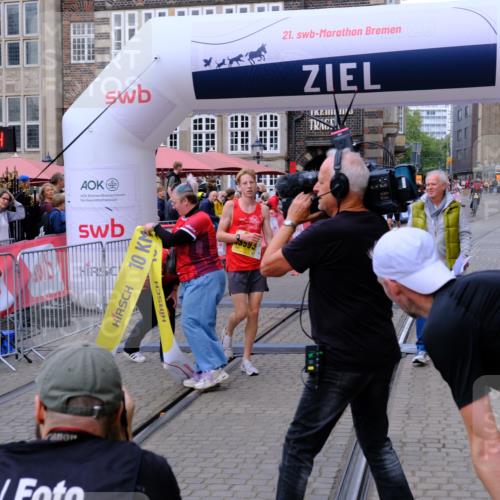 13.09.2026 - 21. swb-Marathon Bremen Tim E. http://msf.ph/oto/10297570 13.09.2026 10:29:01 Ziel 13515, 13567, 13593, 13624 meine-sportfotos.de