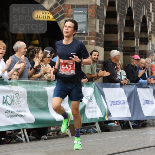 13.09.2026 - 21. swb-Marathon Bremen Strokosch-Dieckow http://msf.ph/oto/10297604 13.09.2026 12:28:54 Ziel 443, 2054, 317, 608, 796, 1046 meine-sportfotos.de