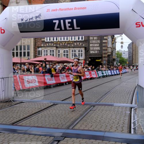 13.09.2026 - 21. swb-Marathon Bremen Tim E. http://msf.ph/oto/10297609 13.09.2026 10:29:52 Ziel 11234, 13510, 13517, 13542, 13557, 13579, 13623 meine-sportfotos.de