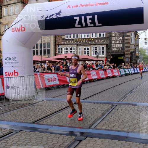 13.09.2026 - 21. swb-Marathon Bremen Tim E. http://msf.ph/oto/10297620 13.09.2026 10:29:53 Ziel 11234, 13510, 13542, 13579, 13623 meine-sportfotos.de