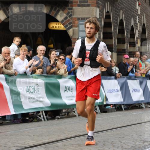 13.09.2026 - 21. swb-Marathon Bremen Strokosch-Dieckow http://msf.ph/oto/10297624 13.09.2026 12:28:58 Ziel 443, 2054, 317, 608, 1046 meine-sportfotos.de