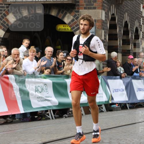 13.09.2026 - 21. swb-Marathon Bremen Strokosch-Dieckow http://msf.ph/oto/10297632 13.09.2026 12:28:58 Ziel 443, 2054, 317, 608, 1046 meine-sportfotos.de