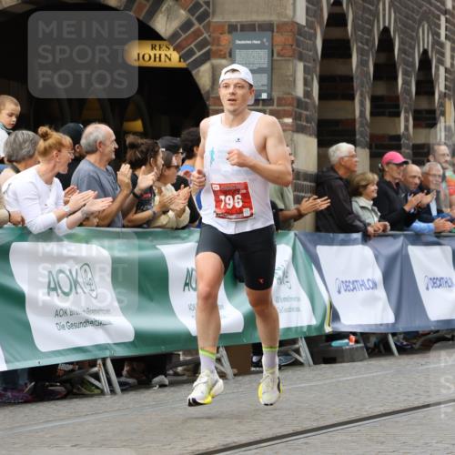 13.09.2026 - 21. swb-Marathon Bremen Strokosch-Dieckow http://msf.ph/oto/10297639 13.09.2026 12:29:23 Ziel 317, 608, 796, 1046, 821 meine-sportfotos.de