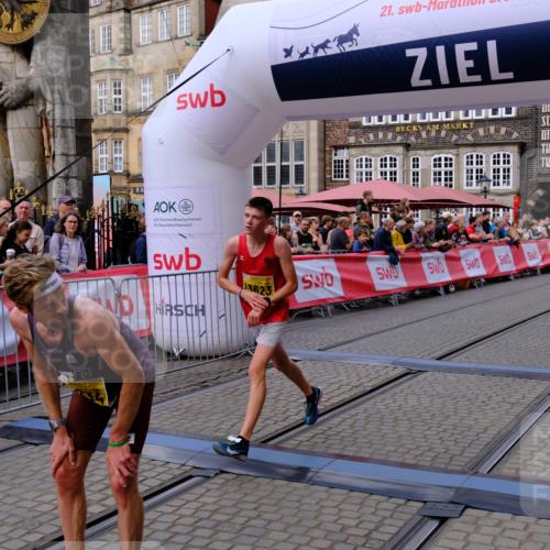 13.09.2026 - 21. swb-Marathon Bremen Tim E. http://msf.ph/oto/10297641 13.09.2026 10:29:56 Ziel 11234, 13510, 13579, 13623 meine-sportfotos.de