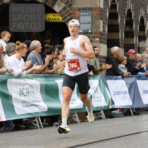 13.09.2026 - 21. swb-Marathon Bremen Strokosch-Dieckow http://msf.ph/oto/10297642 13.09.2026 12:29:23 Ziel 317, 608, 796, 1046, 821 meine-sportfotos.de