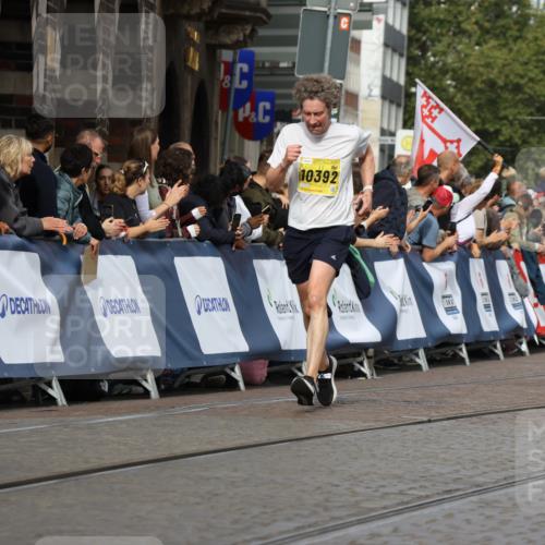 13.09.2026 - 21. swb-Marathon Bremen Strokosch-Dieckow http://msf.ph/oto/10297644 13.09.2026 10:49:13 Ziel 10253, 10293, 10566, 11885, 12027, 12204, 12350, 13512, 13555, 10294, 10739, 10846, 11191, 11621, 11635, 12376 meine-sportfotos.de