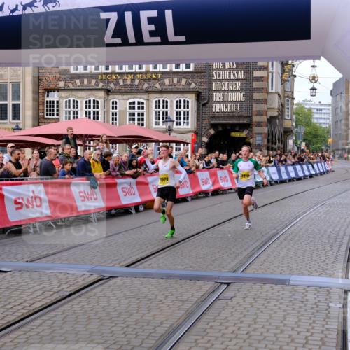 13.09.2026 - 21. swb-Marathon Bremen Tim E. http://msf.ph/oto/10297645 13.09.2026 10:29:58 Ziel 11234, 13510, 13579, 13623 meine-sportfotos.de