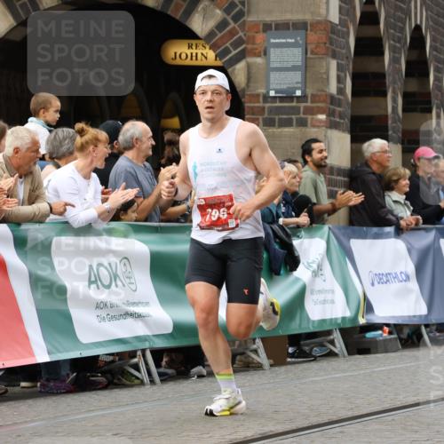13.09.2026 - 21. swb-Marathon Bremen Strokosch-Dieckow http://msf.ph/oto/10297650 13.09.2026 12:29:23 Ziel 317, 608, 796, 1046, 821 meine-sportfotos.de