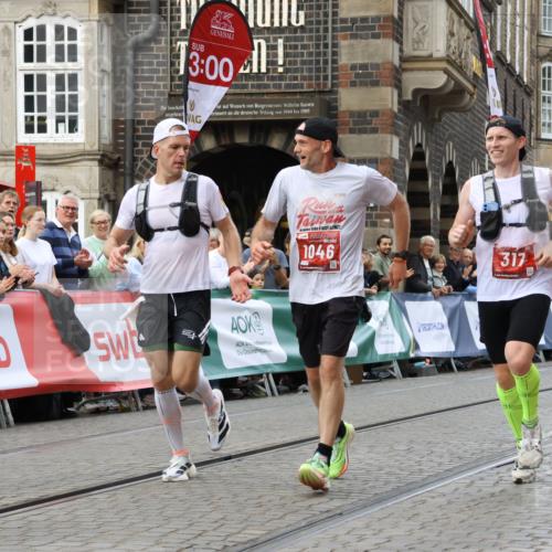 13.09.2026 - 21. swb-Marathon Bremen Strokosch-Dieckow http://msf.ph/oto/10297684 13.09.2026 12:29:27 Ziel 317, 608, 796, 1046, 821 meine-sportfotos.de