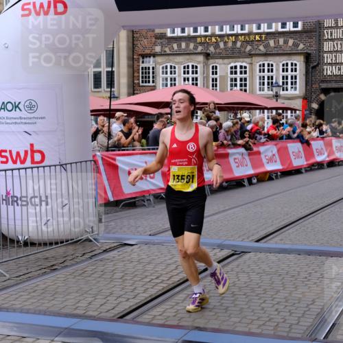 13.09.2026 - 21. swb-Marathon Bremen Tim E. http://msf.ph/oto/10297688 13.09.2026 10:30:30 Ziel 13522, 13561, 13569, 13576 meine-sportfotos.de