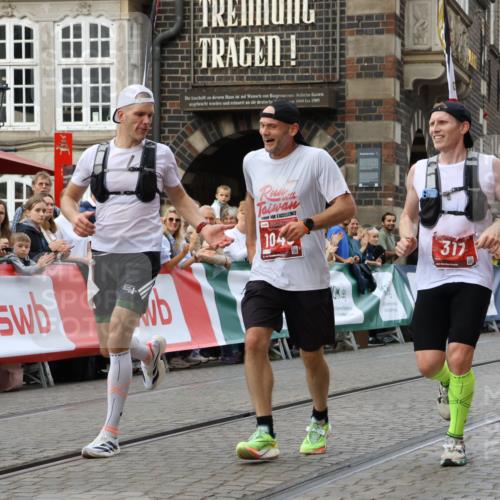 13.09.2026 - 21. swb-Marathon Bremen Strokosch-Dieckow http://msf.ph/oto/10297702 13.09.2026 12:29:28 Ziel 317, 608, 796, 1046, 821 meine-sportfotos.de
