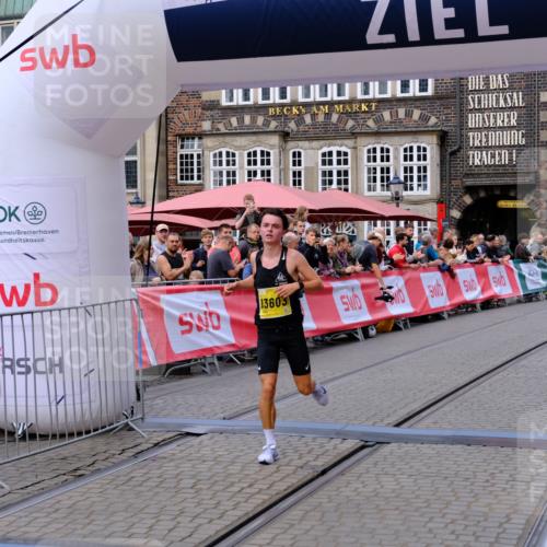 13.09.2026 - 21. swb-Marathon Bremen Tim E. http://msf.ph/oto/10297768 13.09.2026 10:30:52 Ziel 12458, 13603 meine-sportfotos.de