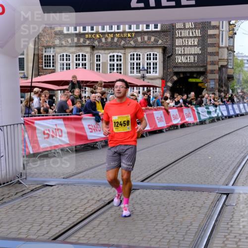 13.09.2026 - 21. swb-Marathon Bremen Tim E. http://msf.ph/oto/10297792 13.09.2026 10:30:56 Ziel 12458, 13603 meine-sportfotos.de