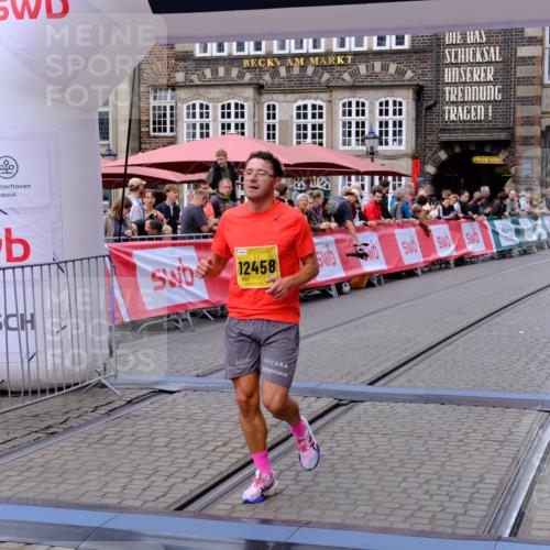 13.09.2026 - 21. swb-Marathon Bremen Tim E. http://msf.ph/oto/10297798 13.09.2026 10:30:56 Ziel 12458, 13603 meine-sportfotos.de