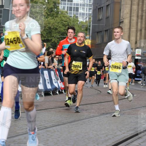 13.09.2026 - 21. swb-Marathon Bremen Strokosch-Dieckow http://msf.ph/oto/10297827 13.09.2026 10:49:19 Ziel 10253, 10293, 10392, 10566, 11885, 11891, 12027, 12132, 12204, 12350, 12450, 12529, 13512, 13555, 10739, 10835, 10846, 10910, 11092, 11191, 11621, 11635, 12376 meine-sportfotos.de
