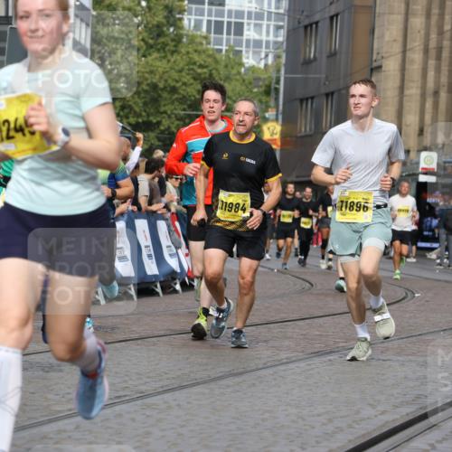 13.09.2026 - 21. swb-Marathon Bremen Strokosch-Dieckow http://msf.ph/oto/10297841 13.09.2026 10:49:19 Ziel 10253, 10293, 10392, 10566, 11885, 11891, 12027, 12132, 12204, 12350, 12450, 12529, 13512, 13555, 10739, 10835, 10846, 10910, 11092, 11191, 11621, 11635, 12376 meine-sportfotos.de
