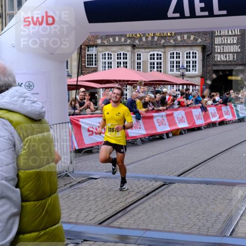 13.09.2026 - 21. swb-Marathon Bremen Tim E. http://msf.ph/oto/10297845 13.09.2026 10:31:21 Ziel 13554, 13572, 13602, 13630 meine-sportfotos.de