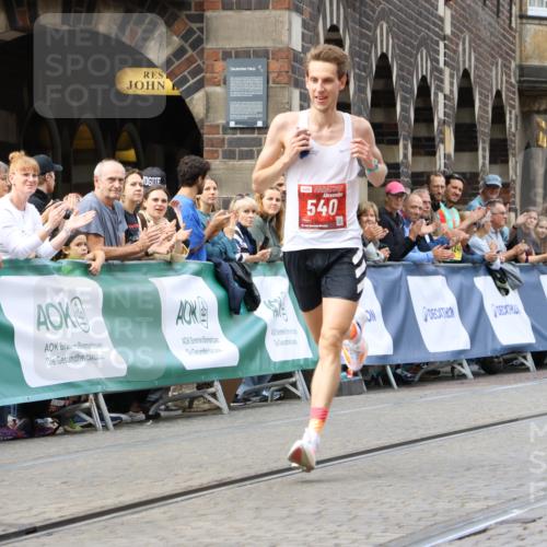 13.09.2026 - 21. swb-Marathon Bremen Strokosch-Dieckow http://msf.ph/oto/10297873 13.09.2026 12:32:49 Ziel 540, 822 meine-sportfotos.de