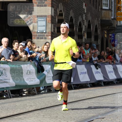 13.09.2026 - 21. swb-Marathon Bremen Strokosch-Dieckow http://msf.ph/oto/10297903 13.09.2026 12:33:17 Ziel 822 meine-sportfotos.de